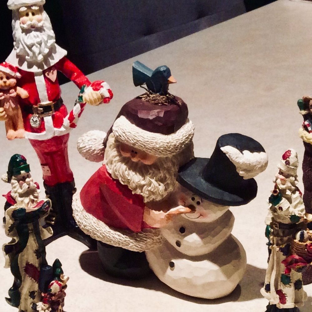 5 Piece Resin Holiday Decor
